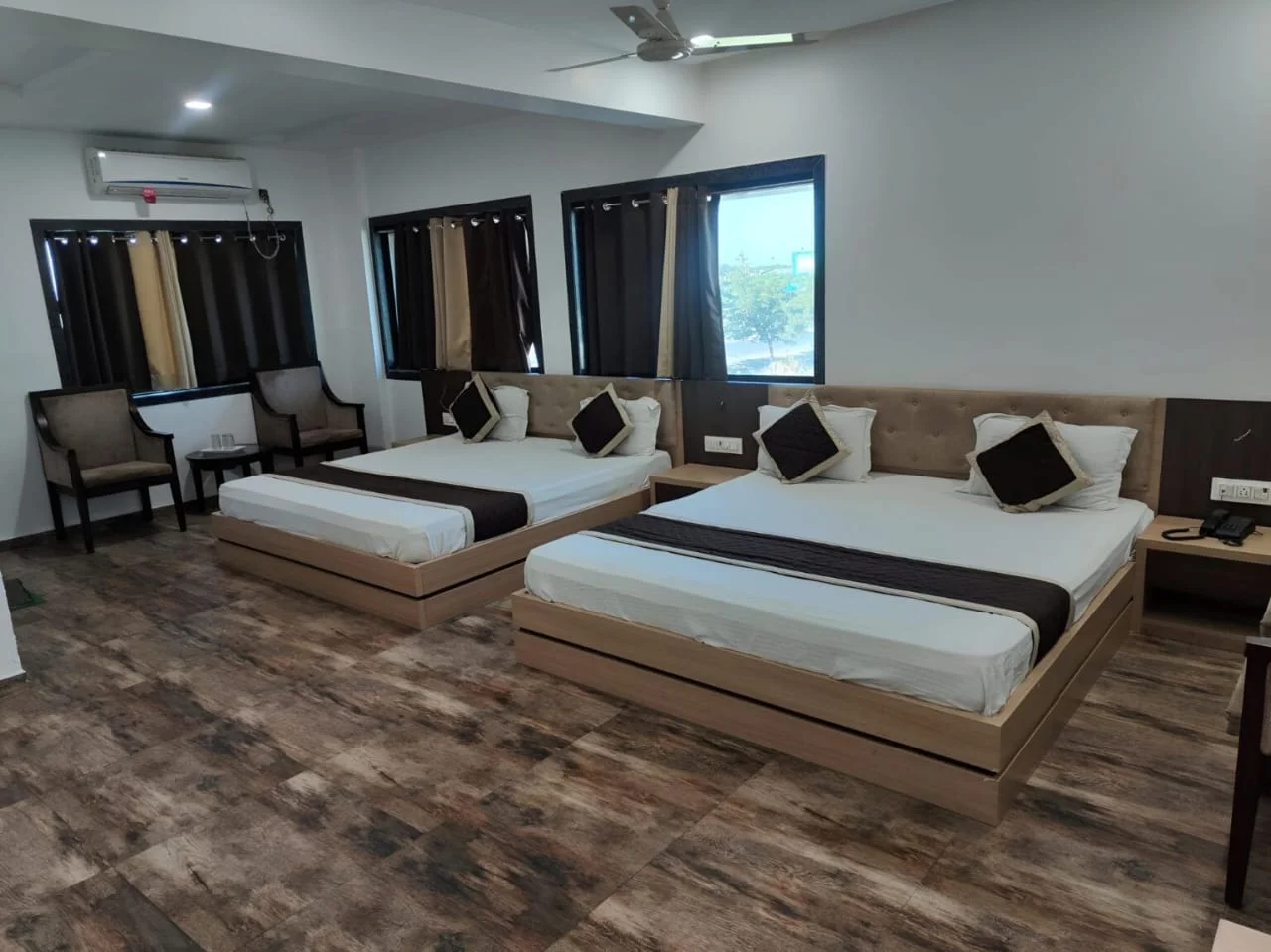 AC Room (4 Guests)